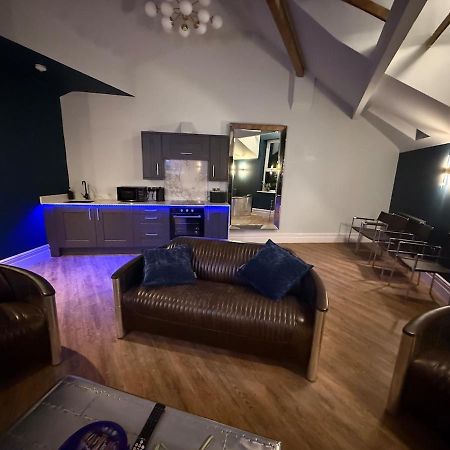 Appartamento The Loft At One Luxury Penthouse Wigan Esterno foto