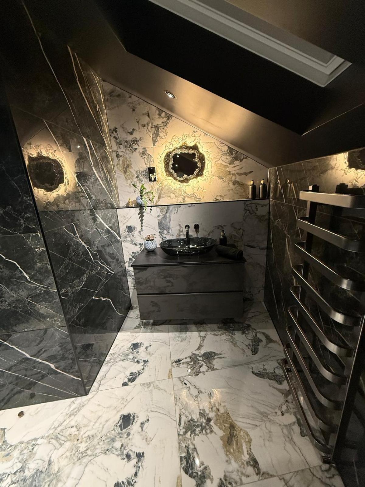 Appartamento The Loft At One Luxury Penthouse Wigan Esterno foto
